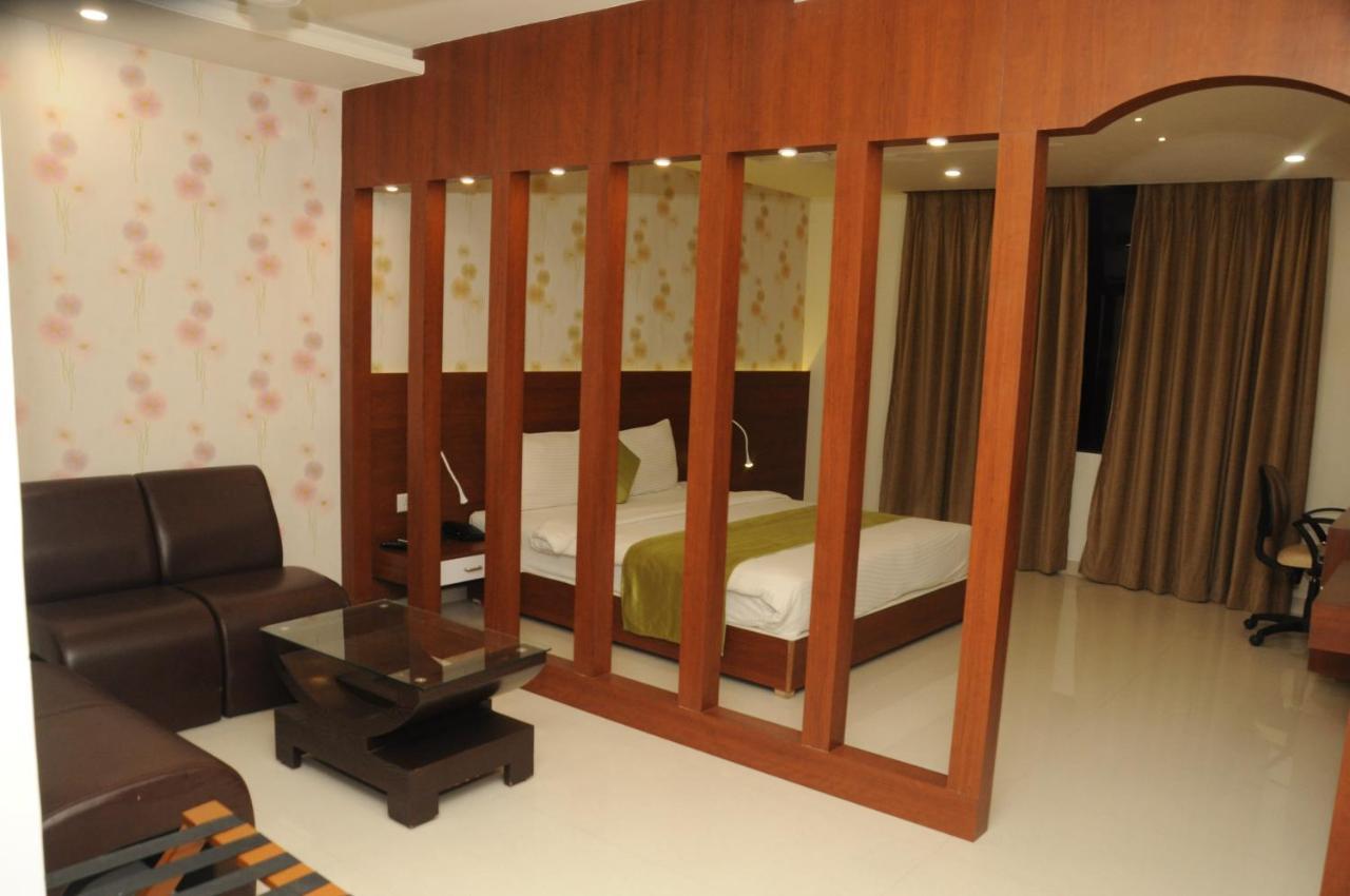 Daksh The Madhuvan Suites Dwarka Εξωτερικό φωτογραφία