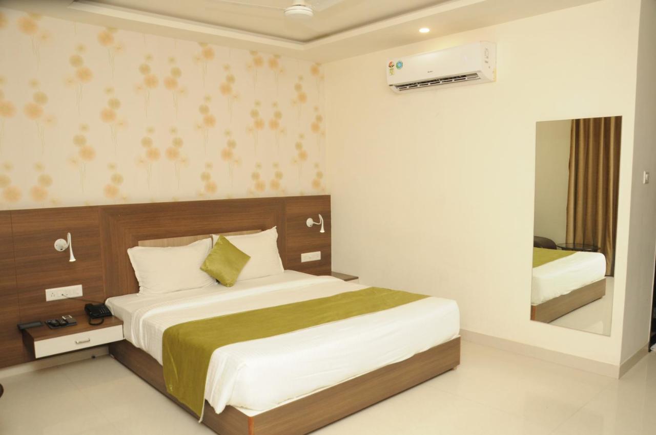 Daksh The Madhuvan Suites Dwarka Εξωτερικό φωτογραφία