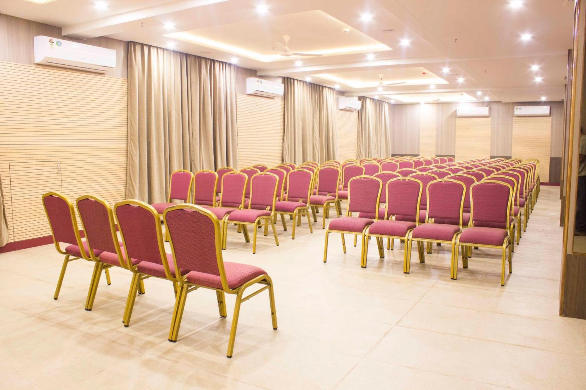 Daksh The Madhuvan Suites Dwarka Εξωτερικό φωτογραφία